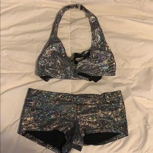 Iheartraves holographic set